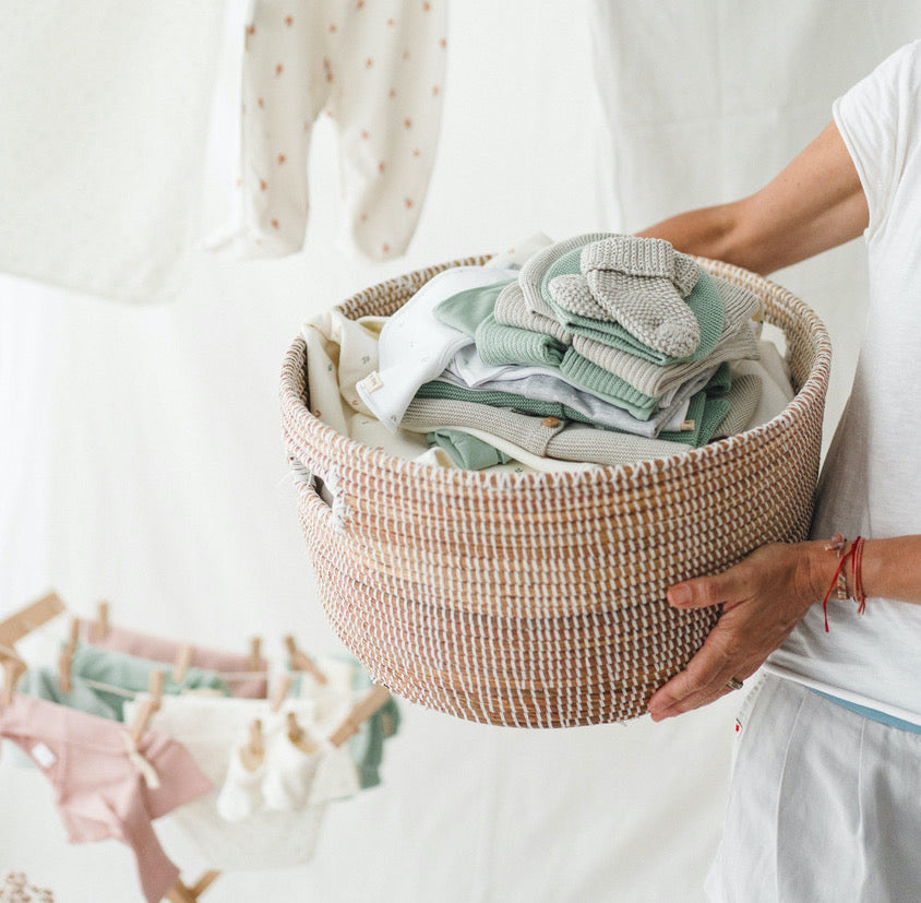Cómo lavar la ropa de bebé: lavado consciente y seguro